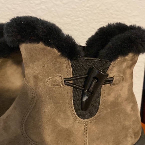 Women Proper Boot 🥾 leather upper color dark tan size 7 1/2 W(D) 👍🏽 - Picture 7 of 8